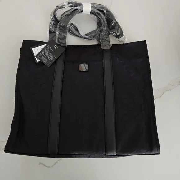 NWT MCM Klassik Tote in Cubic Jacquard Nylon - Picture 6 of 10